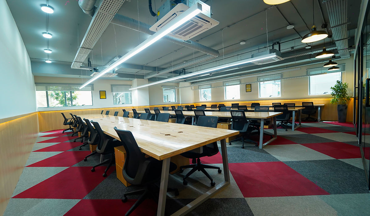 BHIVE Workspace The conventional model of fixed workplaces