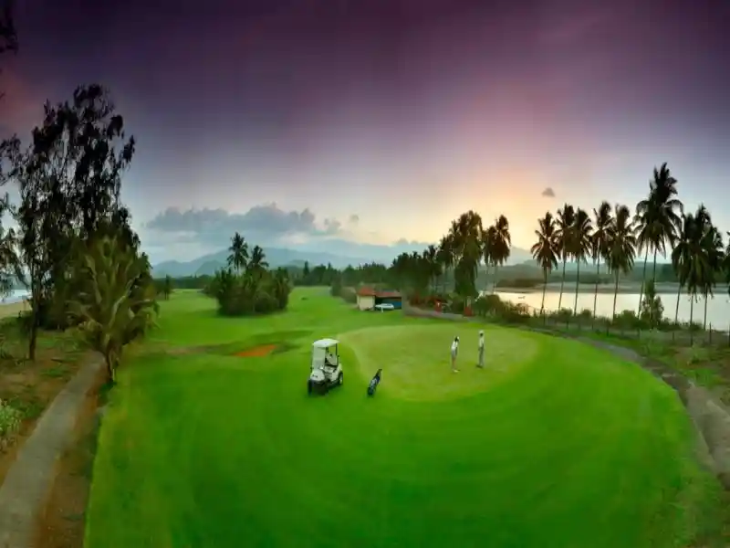 Yugen-Golf-Centric-township
